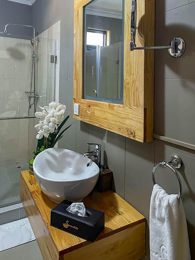 Bamboo Boutique Hotel Лилонгве Экстерьер фото